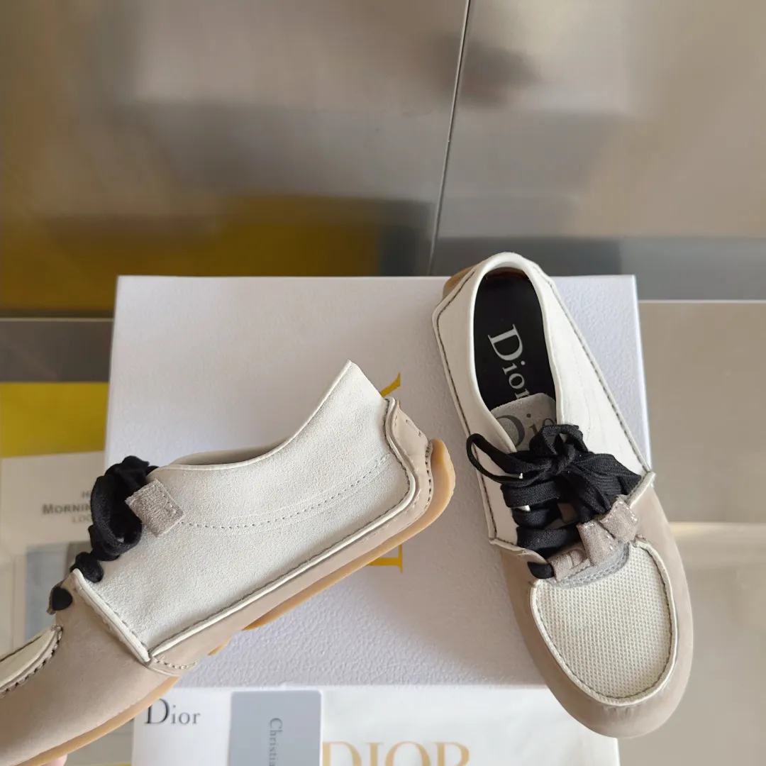 Men's shoes 💰640 Top version: Couple's Dior Roadie Series Catwalk Couple's Handmade Casual Sports Shoes Delivery Counter Exquisite Packaging🛍📦 ▪️Fabric: Original custom imported first-layer cowhide ▪️Inner lining: Original custom leather lining ▪️Sole: Original molded anti-slip rubber material ▪️Sole thickness: 2CM ▪️Size: Women's 35-40 / Men's 39-45